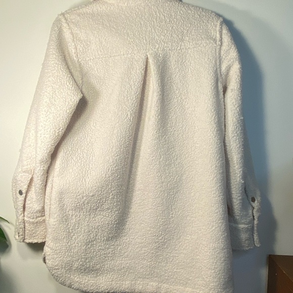 NWT Soft Surroundings|| Oversized Cream Sherpa Jacket w/buttons.2-4 - Picture 7 of 9